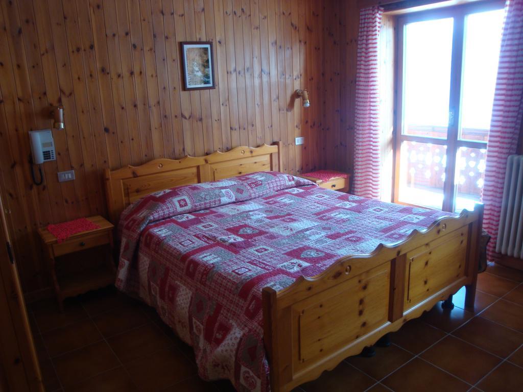 Hotel Alpe Fleurie Champoluc Eksteriør bilde