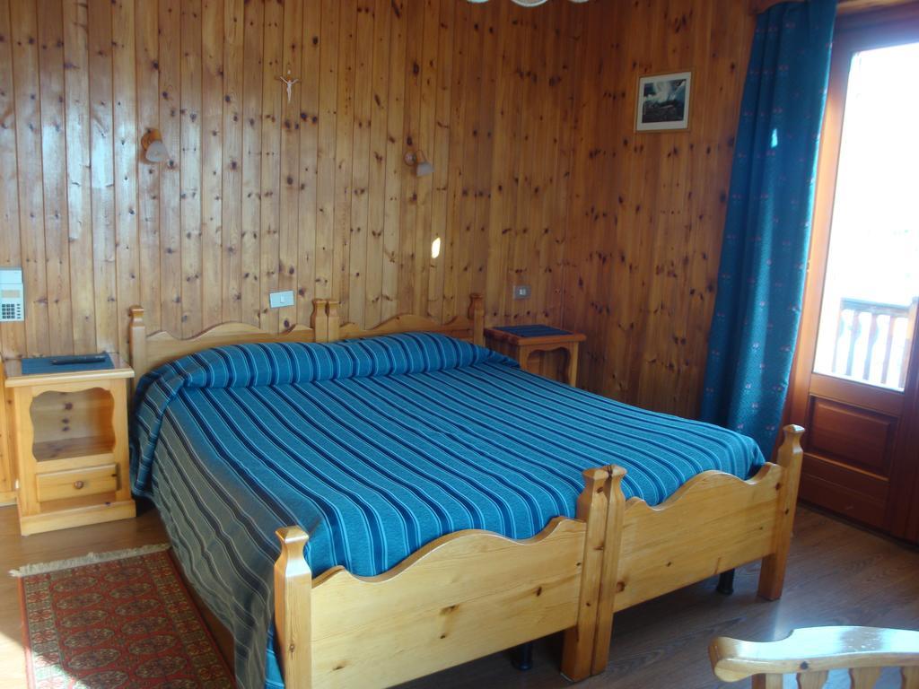 Hotel Alpe Fleurie Champoluc Eksteriør bilde