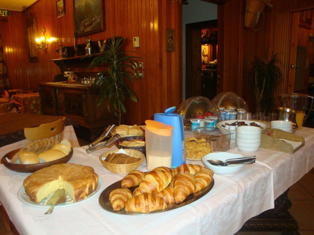 Hotel Alpe Fleurie Champoluc Eksteriør bilde